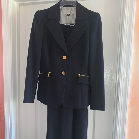 Tahari Pants - Beautiful suit